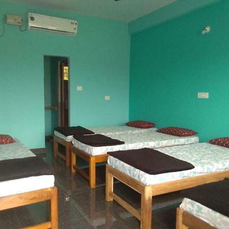 M G Cottage & Dormitory Gokarna  Exterior foto
