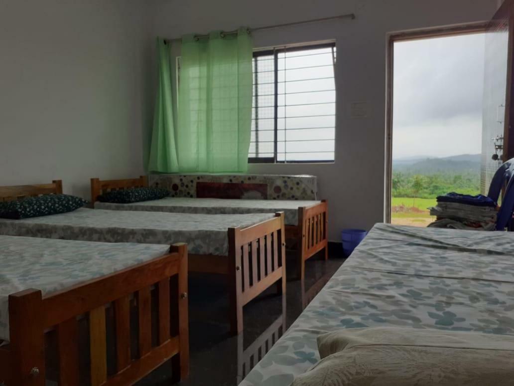 M G Cottage & Dormitory Gokarna  Exterior foto